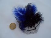 Broche perles noires et plumes bleu dur n°16